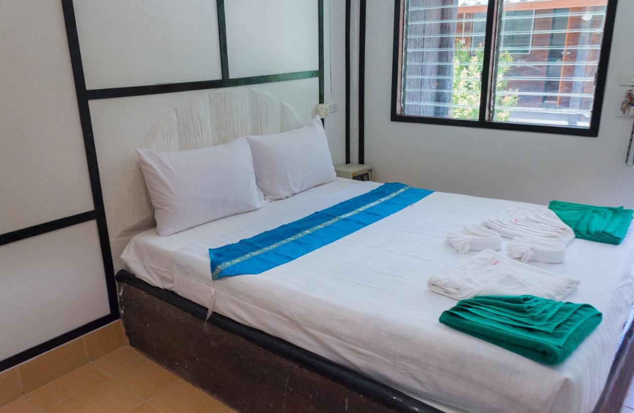 Phi Phi Nice Beach Resort Экстерьер фото